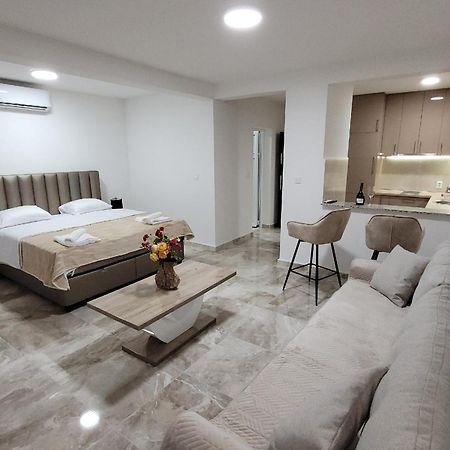 Montenegro Apartments Phoenix With Pool Bar Eksteriør billede
