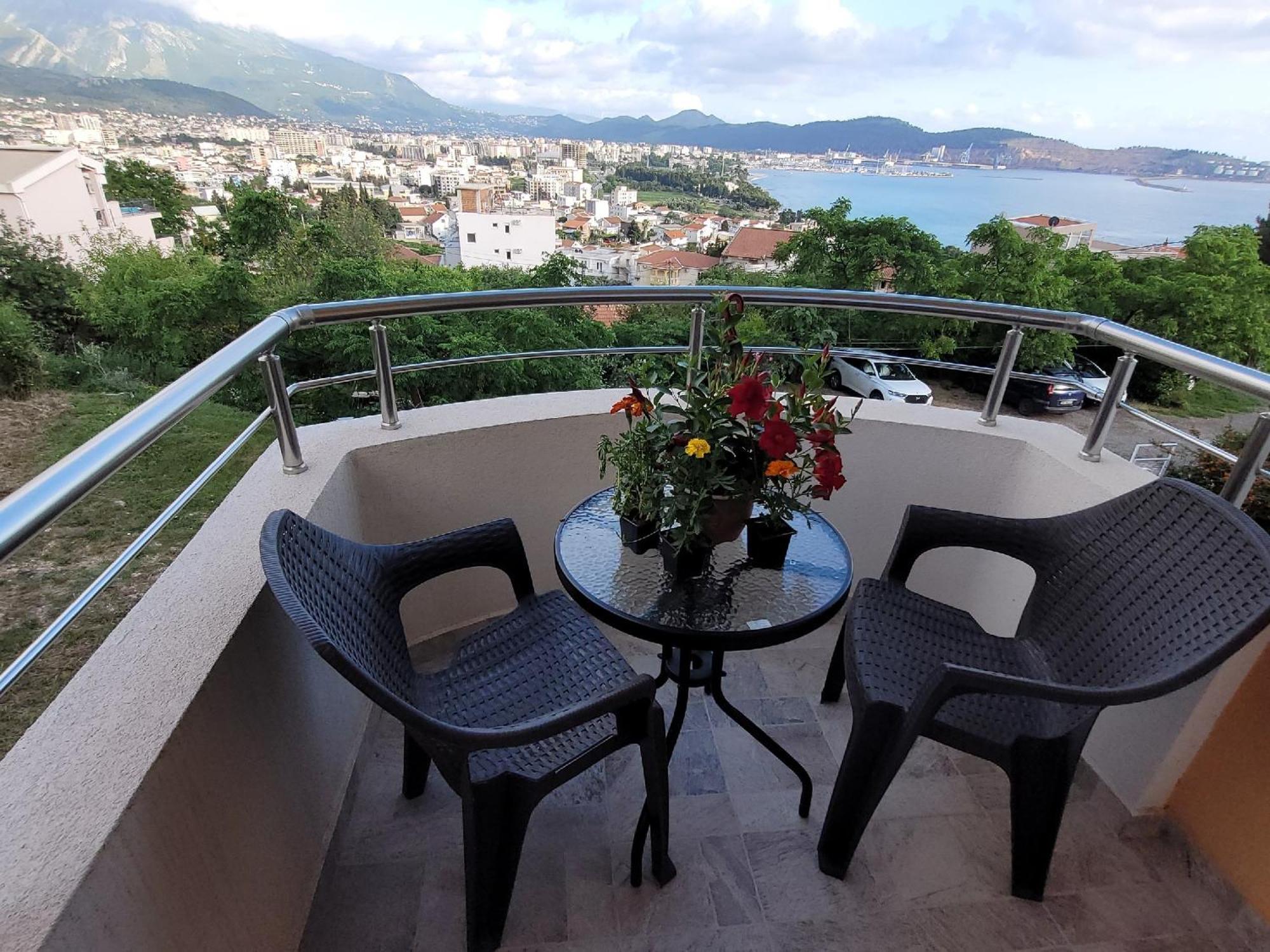 Montenegro Apartments Phoenix With Pool Bar Eksteriør billede