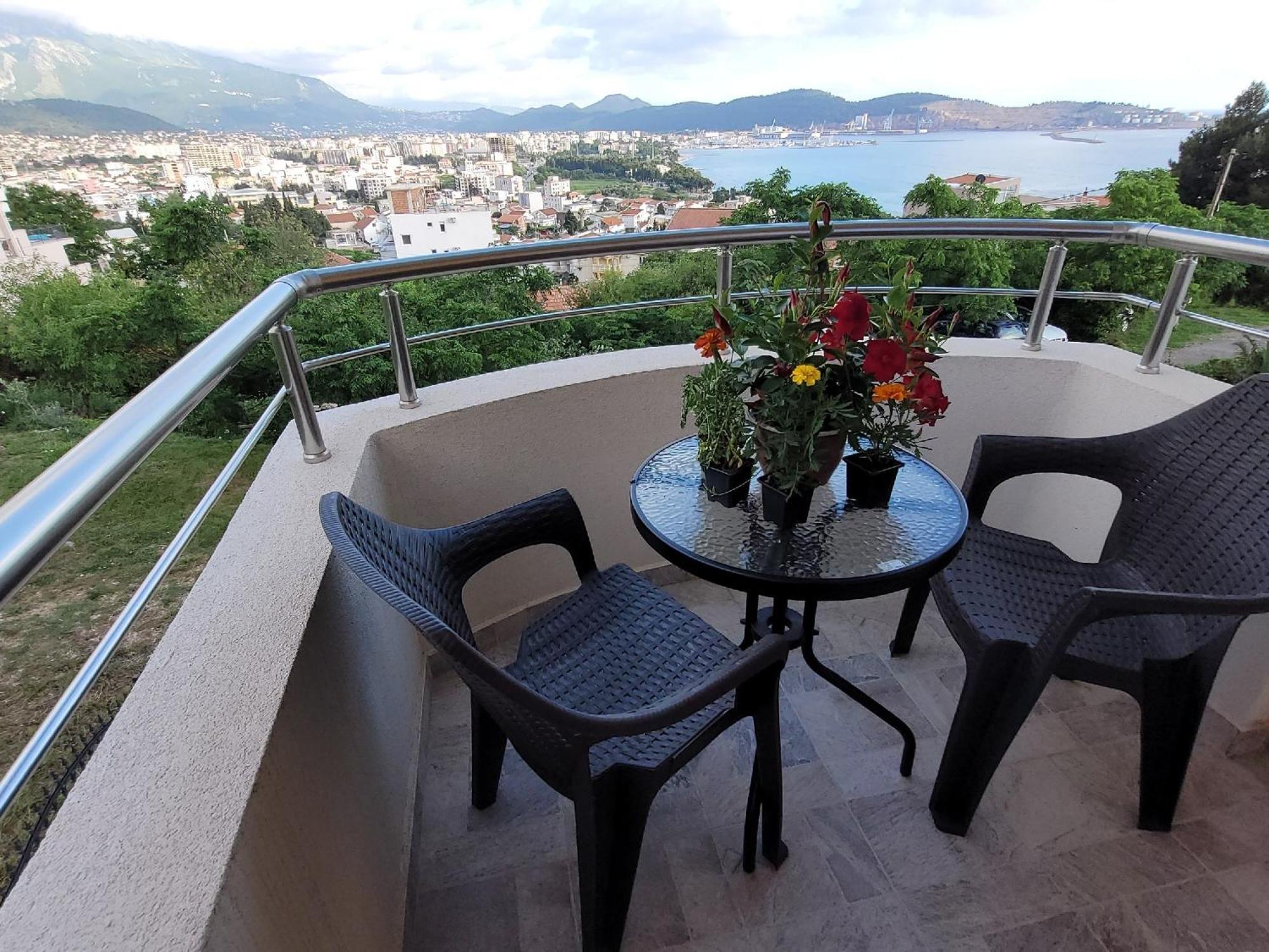 Montenegro Apartments Phoenix With Pool Bar Eksteriør billede