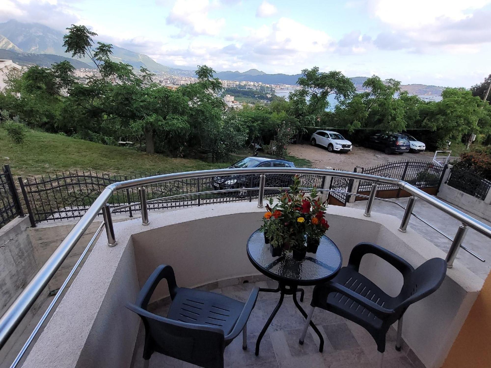 Montenegro Apartments Phoenix With Pool Bar Eksteriør billede