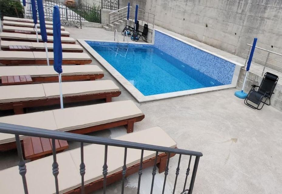 Montenegro Apartments Phoenix With Pool Bar Eksteriør billede