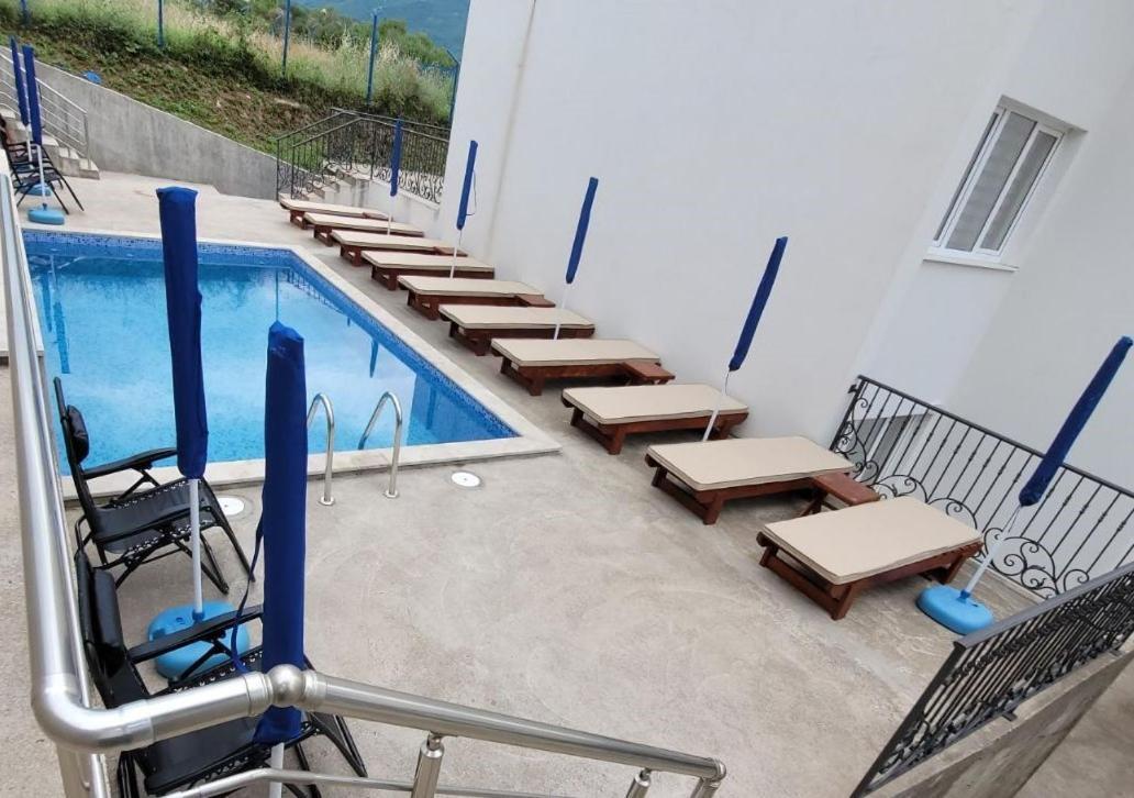 Montenegro Apartments Phoenix With Pool Bar Eksteriør billede