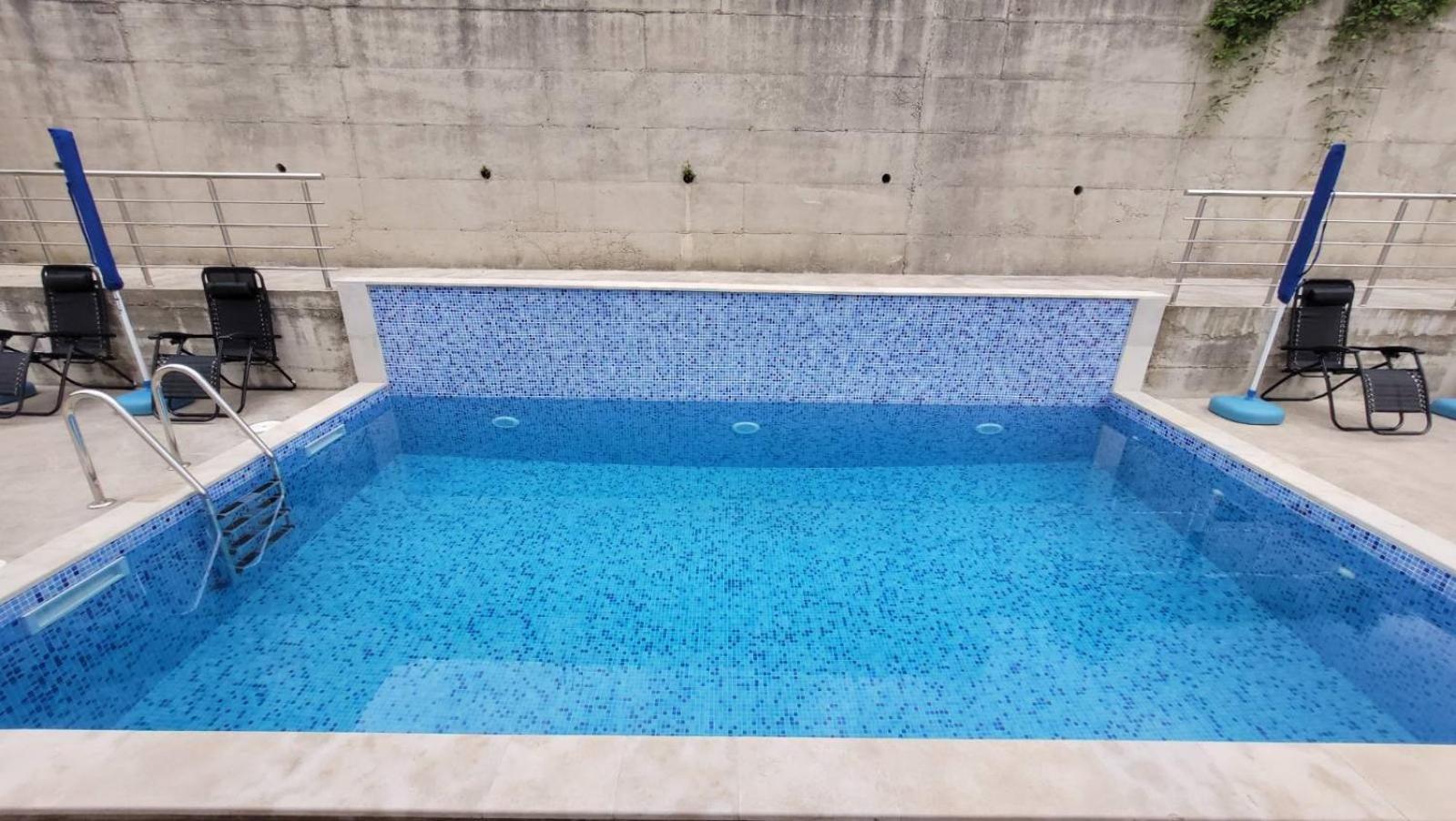 Montenegro Apartments Phoenix With Pool Bar Eksteriør billede